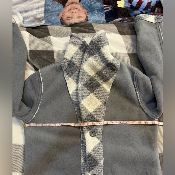 Susan Graver Weekend Reversible Polar Fleece & Sherpa Coat. Size XS - Picture 12 of 13